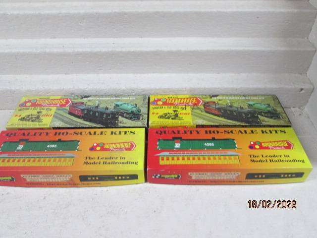 HO SCALE- ROUNDHOUSE - VIGINIA AND TRUCKEE - COACHES - X4 - BOXED