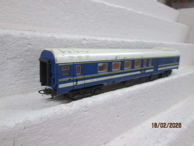 HO SCALE- LIMA - SAR - BLUE TRAIN COMPOSIT COACH