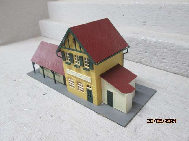HO SCALE - STATION BUILDING