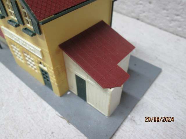 HO SCALE - STATION BUILDING