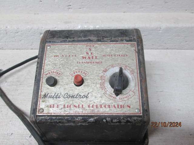 O SCALE - LIONEL - 80WATT TRANFORMER / CONTROLLER