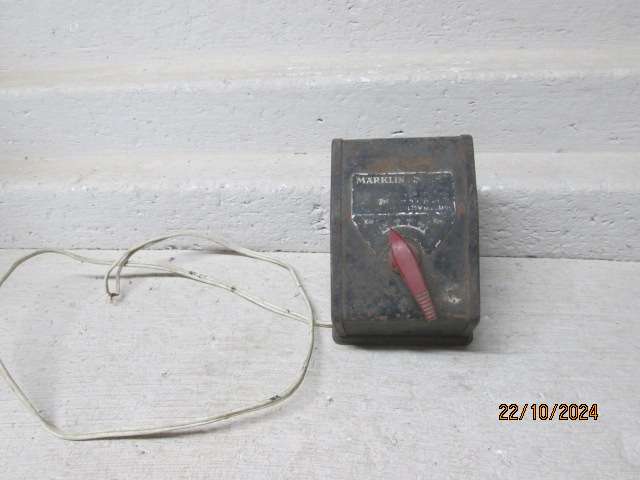 HO SCALE - MARKLIN -  CONTROLLER / TRANSFORMER