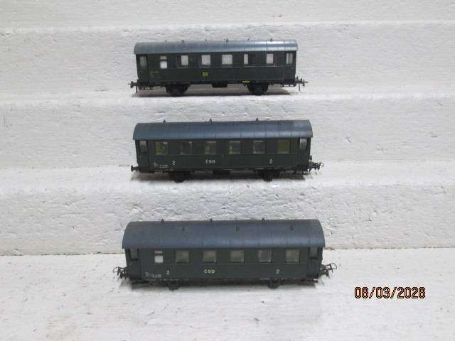 HO SCALE - CSD PASSENGER COACHES - X3