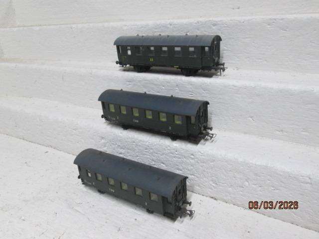 HO SCALE - CSD PASSENGER COACHES - X3