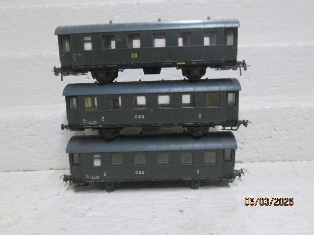 HO SCALE - CSD PASSENGER COACHES - X3