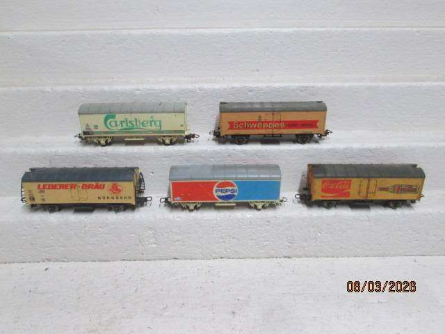 HO SCALE - LIMA - VARIOUS BOX CARS - X5