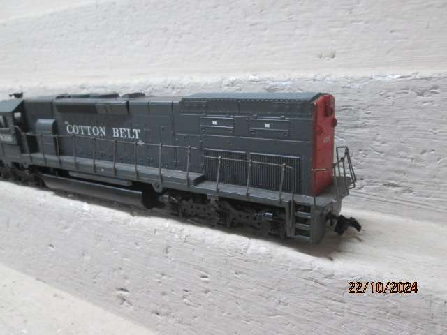 HO SCALE - ATHEARN - COTTON BELT SD40T - DIESEL LOCOMOTIVE - BOXED
