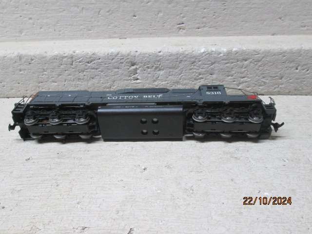 HO SCALE - ATHEARN - COTTON BELT SD40T - DIESEL LOCOMOTIVE - BOXED