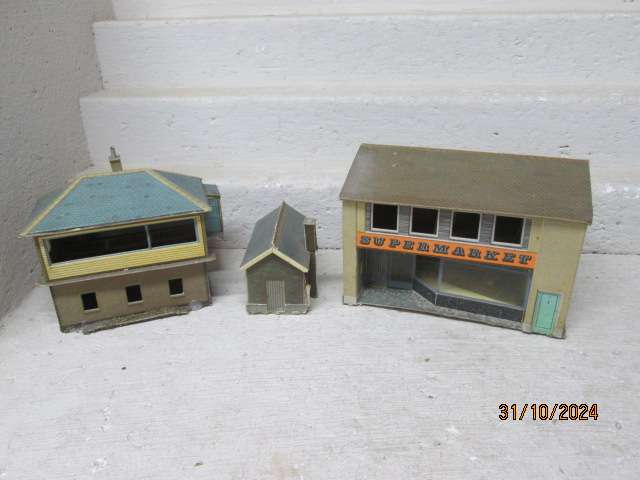 OO SCALE - CARDBOARD BUILDINGS - X3