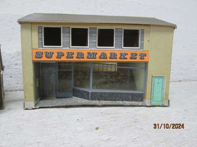 OO SCALE - CARDBOARD BUILDINGS - X3