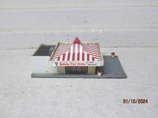 HO SCALE - KENTUCKY FRIED CHICKEN BUILDING