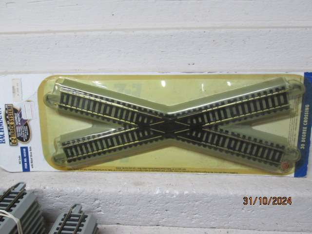 HO / OO SCALE - BACHMANN - EZ TRACK -  NICKLE SILVER X60 PIECES