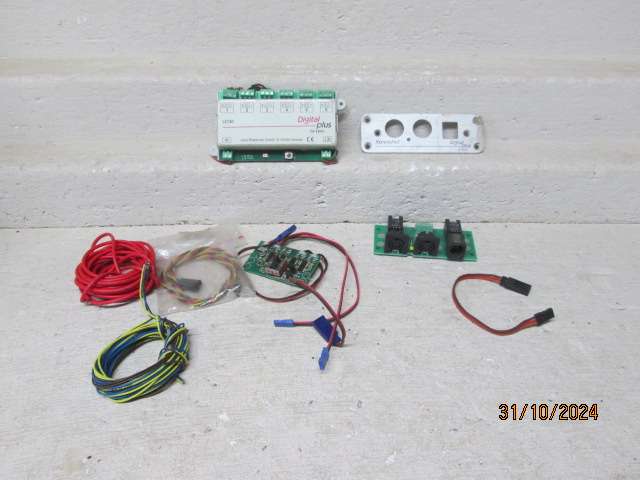 HO SCALE - LENZ - SPARES + BITS & PIECES