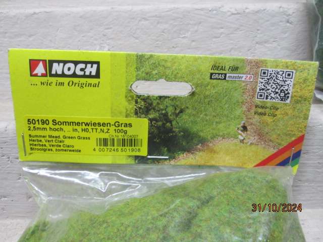 HO SCALE - LARGE AMOUNT OF SCENERY MATERIAL