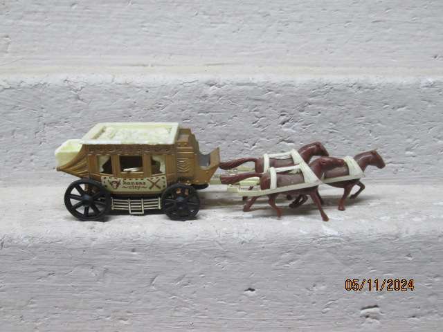 HO SCALE - MAJORETTE - CANSAS CITY OLD STYLE HORSE DRAWN CARRIAGE