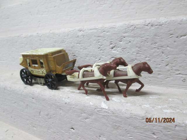 HO SCALE - MAJORETTE - CANSAS CITY OLD STYLE HORSE DRAWN CARRIAGE