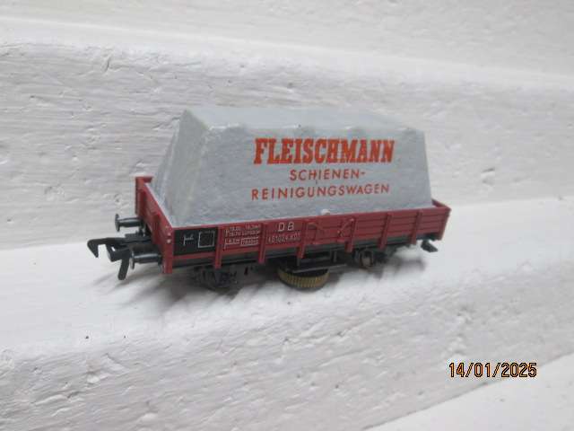 HO SCALE - FLEISCHMANN - TRACK CLEANER WAGON - BOXED