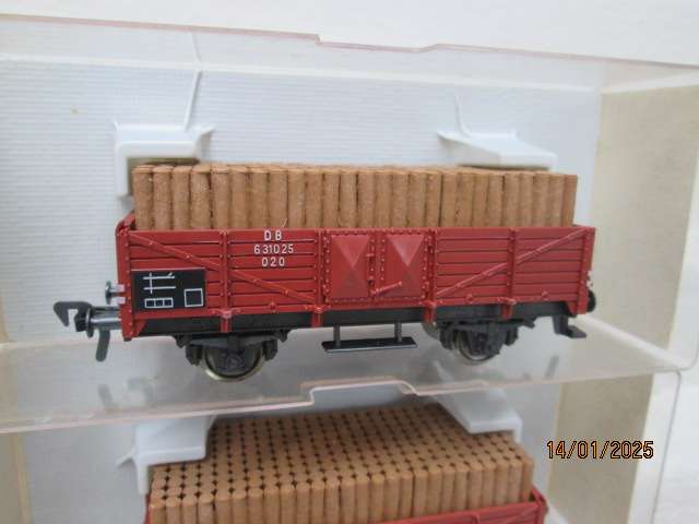 HO SCALE - FLEISCHMANN - X3 OPEN GOODS WITH WOOD LOAD - BOXED
