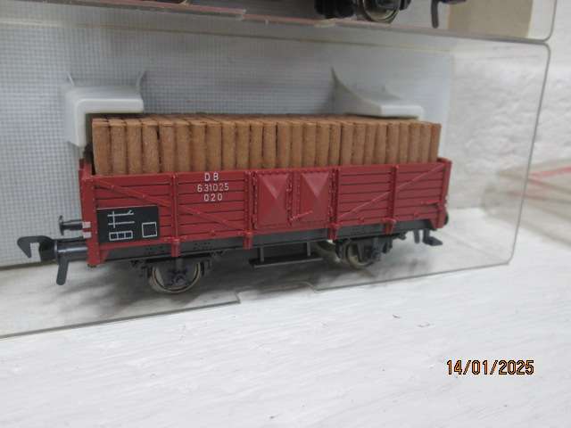 HO SCALE - FLEISCHMANN - X3 OPEN GOODS WITH WOOD LOAD - BOXED