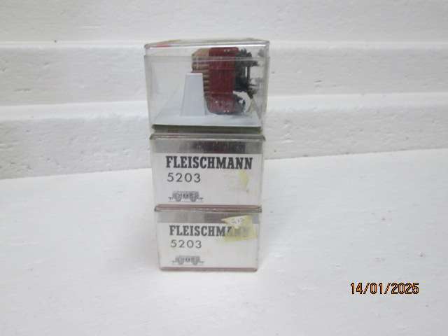 HO SCALE - FLEISCHMANN - X3 OPEN GOODS WITH WOOD LOAD - BOXED