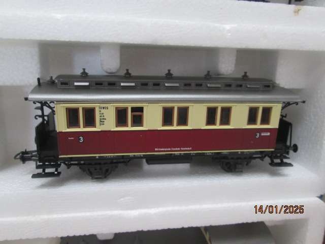 HO SCALE - ROCO - X5 SHORT PASSENGER COACHES - BOXED