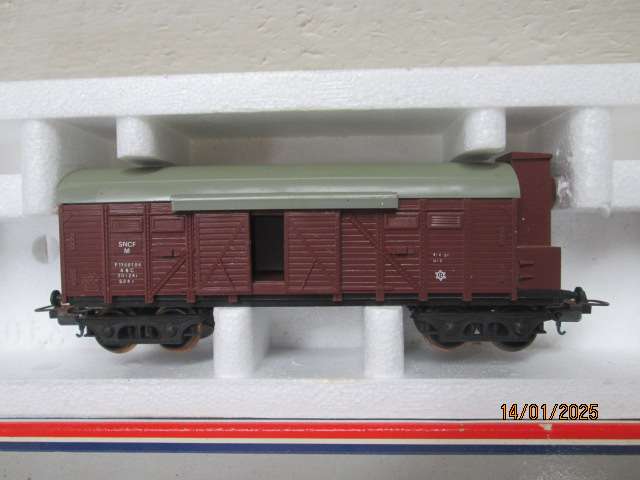 HO SCALE - LIMA - GUARDS VAN WITH TAIL LIGHTS - BOXED