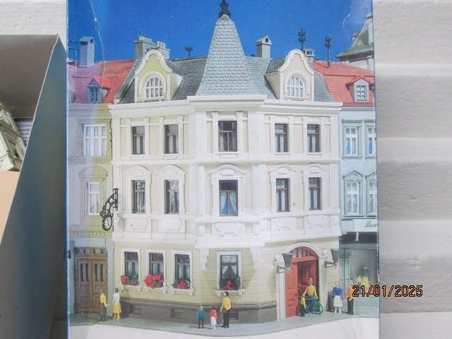 HO SCALE - KIBRI - CORNER SHOP - KIT -  BOXED NO.8296