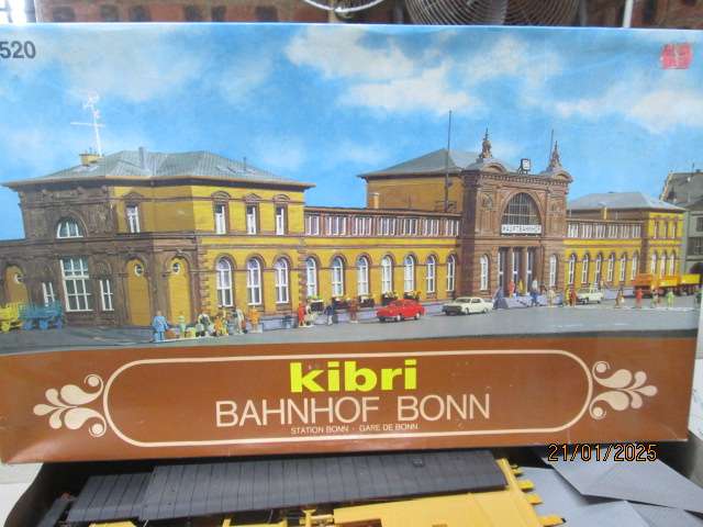 HO SCALE - KIBRI - LARGE BAHNHOF BONN STATION - KIT -  BOXED NO.9520