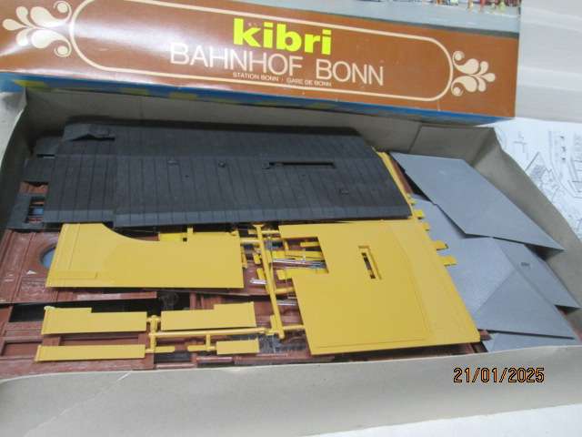 HO SCALE - KIBRI - LARGE BAHNHOF BONN STATION - KIT -  BOXED NO.9520