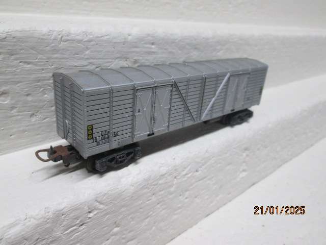 HO SCALE - LIMA - SAR- SILVER OZ - BOX CAR