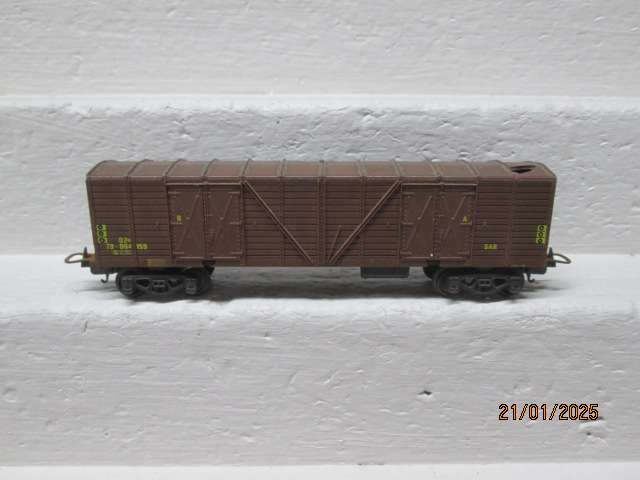 HO SCALE - LIMA - SAR- BROWN OZ BOX CAR