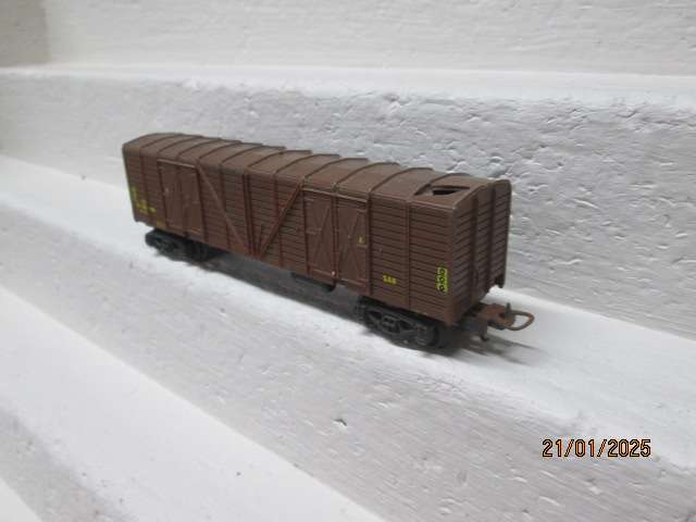 HO SCALE - LIMA - SAR- BROWN OZ BOX CAR