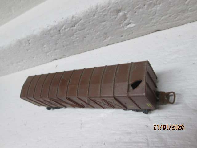 HO SCALE - LIMA - SAR- BROWN OZ BOX CAR
