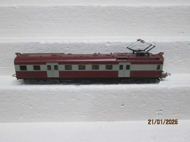 HO SCALE - LIMA - SAR - SUBURBAN THIRD CLASS DUMMY POWER COACH