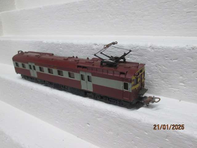 HO SCALE - LIMA - SAR - SUBURBAN THIRD CLASS DUMMY POWER COACH
