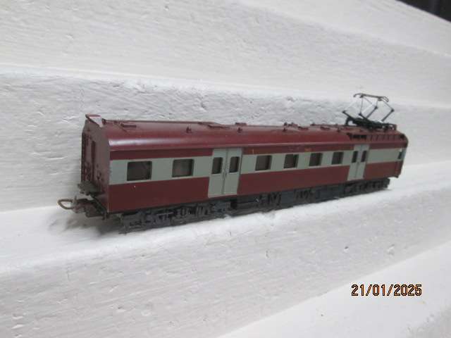 HO SCALE - LIMA - SAR - SUBURBAN THIRD CLASS DUMMY POWER COACH