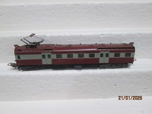 HO SCALE - LIMA - SAR - SUBURBAN THIRD CLASS DUMMY POWER COACH