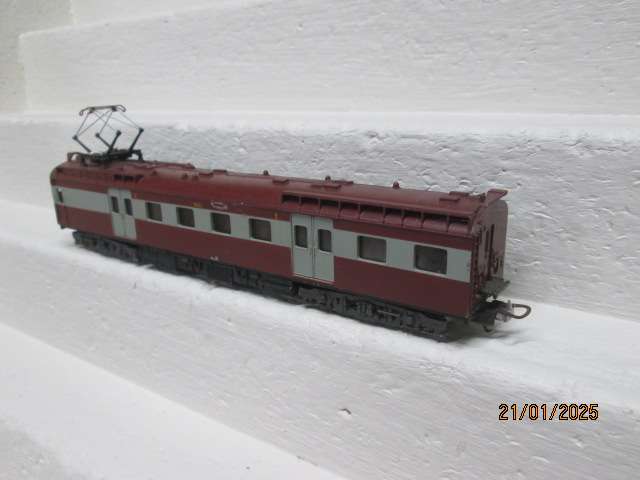 HO SCALE - LIMA - SAR - SUBURBAN THIRD CLASS DUMMY POWER COACH