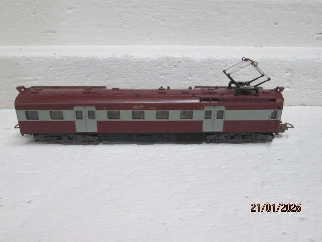 HO SCALE - LIMA - SAR - SUBURBAN THIRD CLASS DUMMY POWER COACH