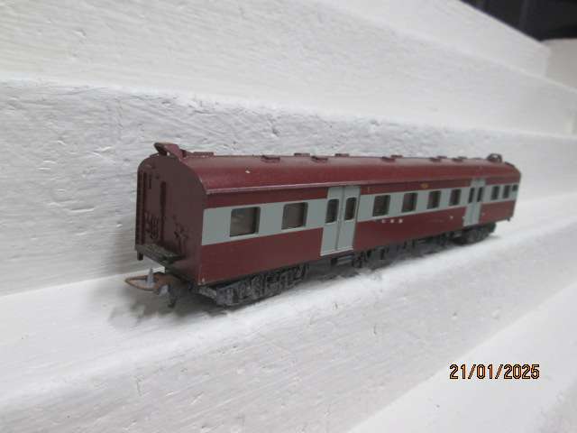 HO SCALE - LIMA - SAR - SUBURBAN THIRD CLASS COACH