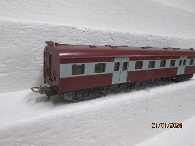 HO SCALE - LIMA - SAR - SUBURBAN THIRD CLASS COACH