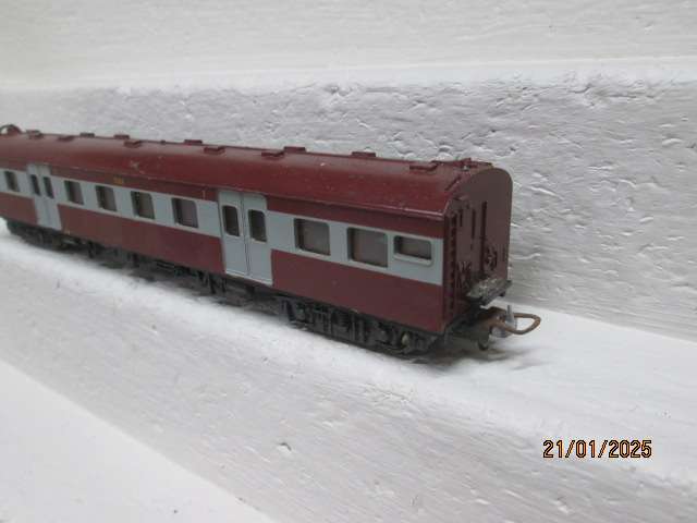 HO SCALE - LIMA - SAR - SUBURBAN THIRD CLASS COACH