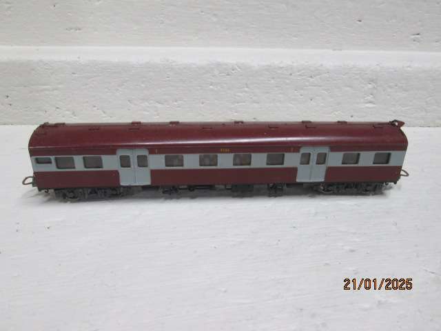 HO SCALE - LIMA - SAR - SUBURBAN THIRD CLASS COACH