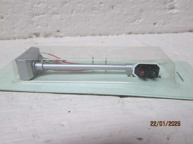 HO SCALE - FULGUREX - ELECTRIC RAIL SIGNAL - NO.4058 - BOXED