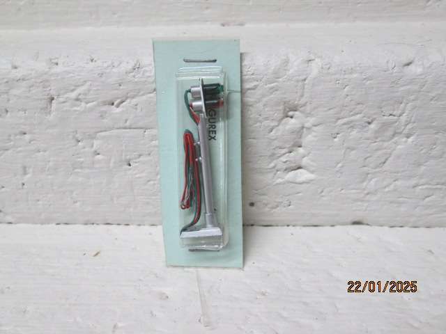 N / HO SCALE - FULGUREX - ELECTRIC RAIL SIGNAL - NO.4084 - BOXED