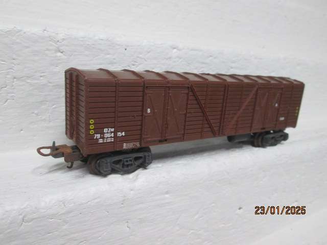 HO SCALE - LIMA - SAR - BROWN OZ BOX CAR -