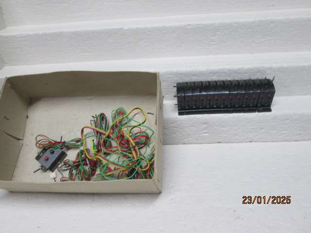 HO /OO SCALE - HORNBY TRIANG POINT SWITCHES - X13