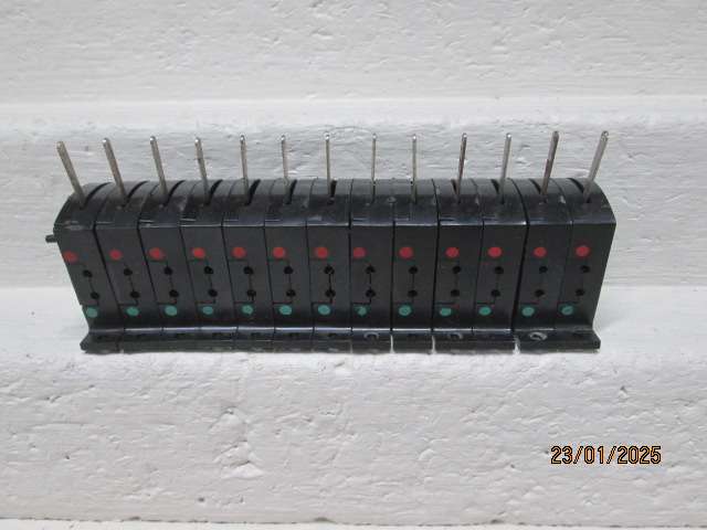 HO /OO SCALE - HORNBY TRIANG POINT SWITCHES - X13