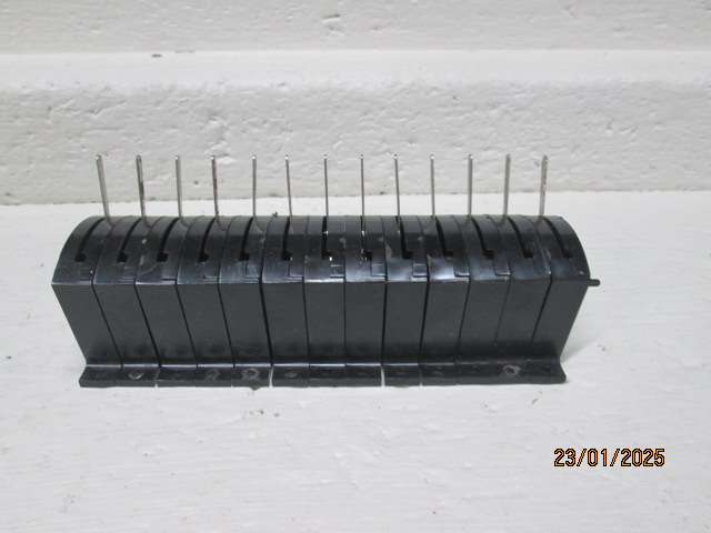 HO /OO SCALE - HORNBY TRIANG POINT SWITCHES - X13