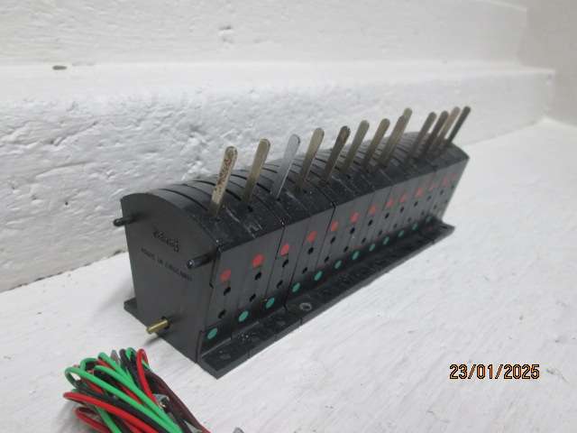 HO /OO SCALE - HORNBY TRIANG POINT SWITCHES - X13